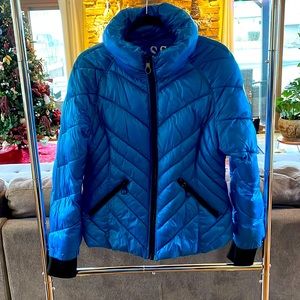 GUESS Puffer Jacket